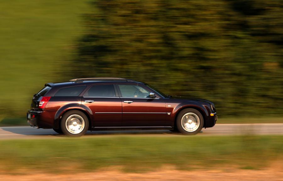  Chrysler 300C Touring 2005 года  (фото 14 из 44)
